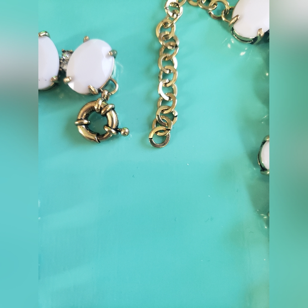 statement necklace - Picture 3 of 4